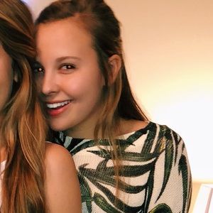 Meet your Posher, Moira